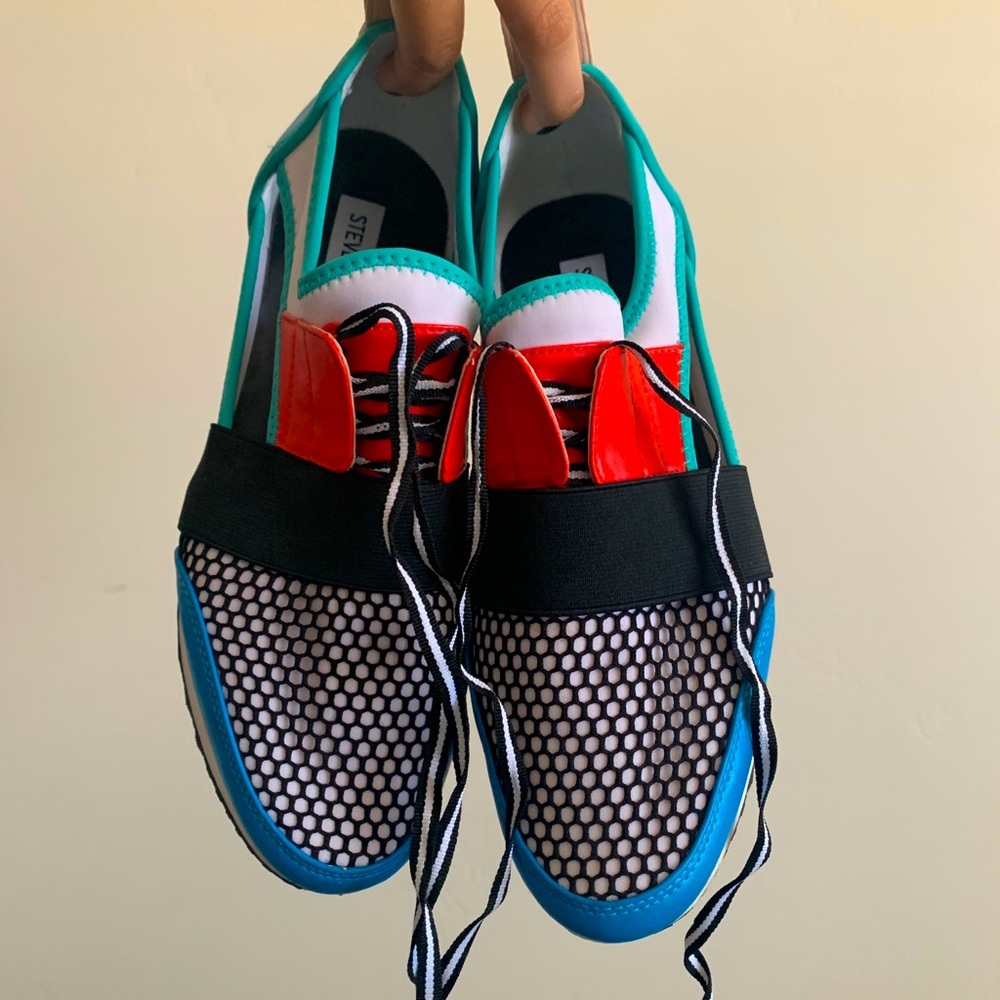 Steve Madden Arctic Cut-Out Sneakers